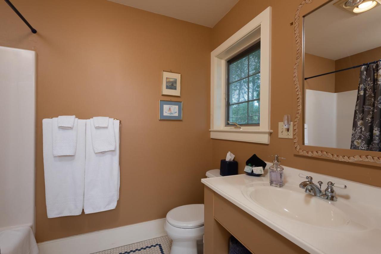 Strong House Inn Vergennes Εξωτερικό φωτογραφία